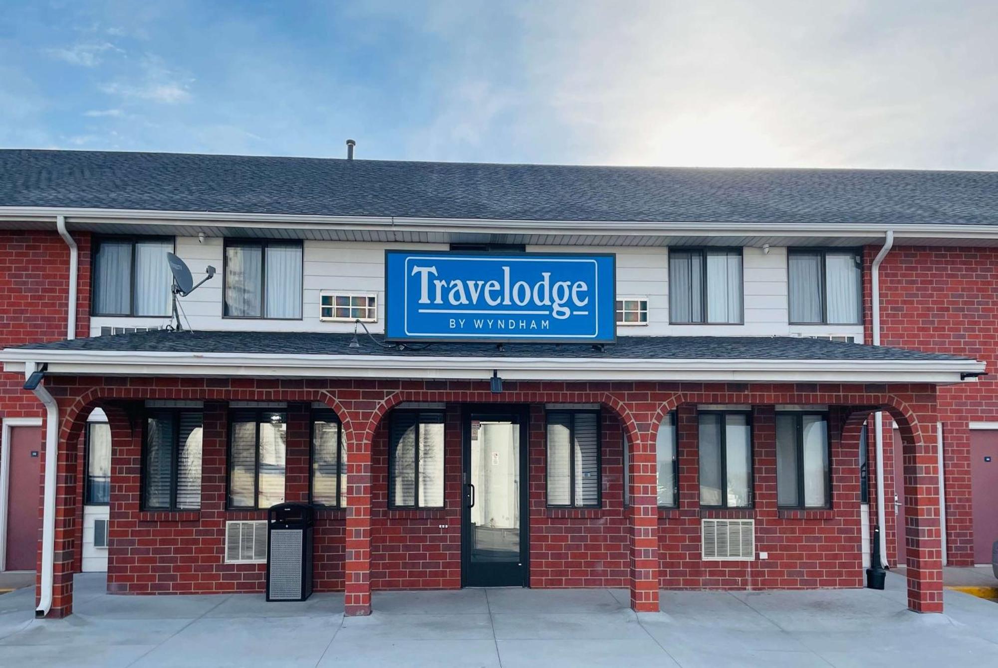 Travelodge By Wyndham Lincoln South Exterior photo