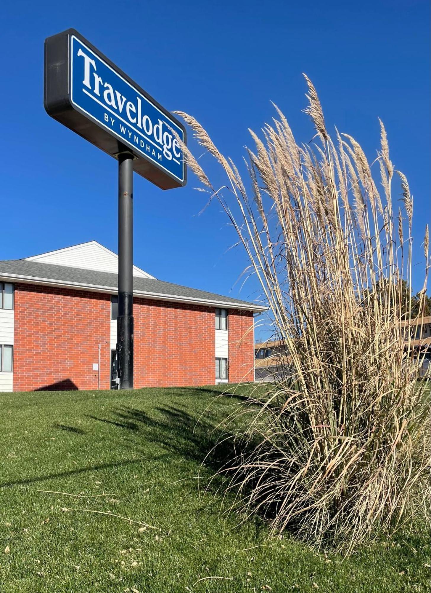 Travelodge By Wyndham Lincoln South Exterior photo